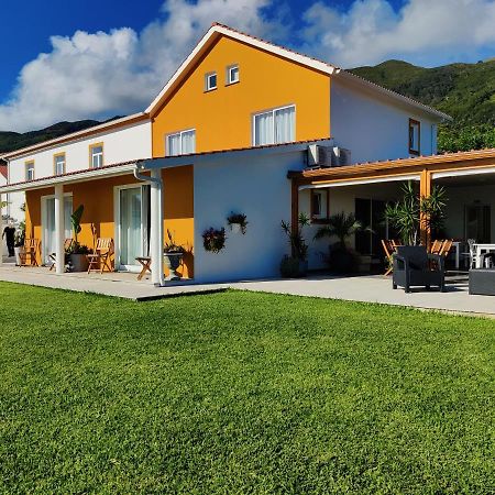 Casa D'Avo Guesthouse And Apartment Urzelina Esterno foto