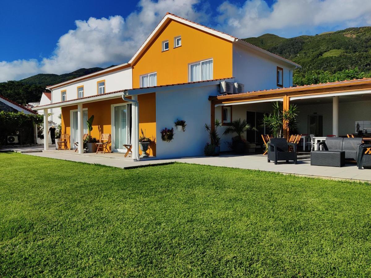 Casa D'Avo Guesthouse And Apartment Urzelina Esterno foto