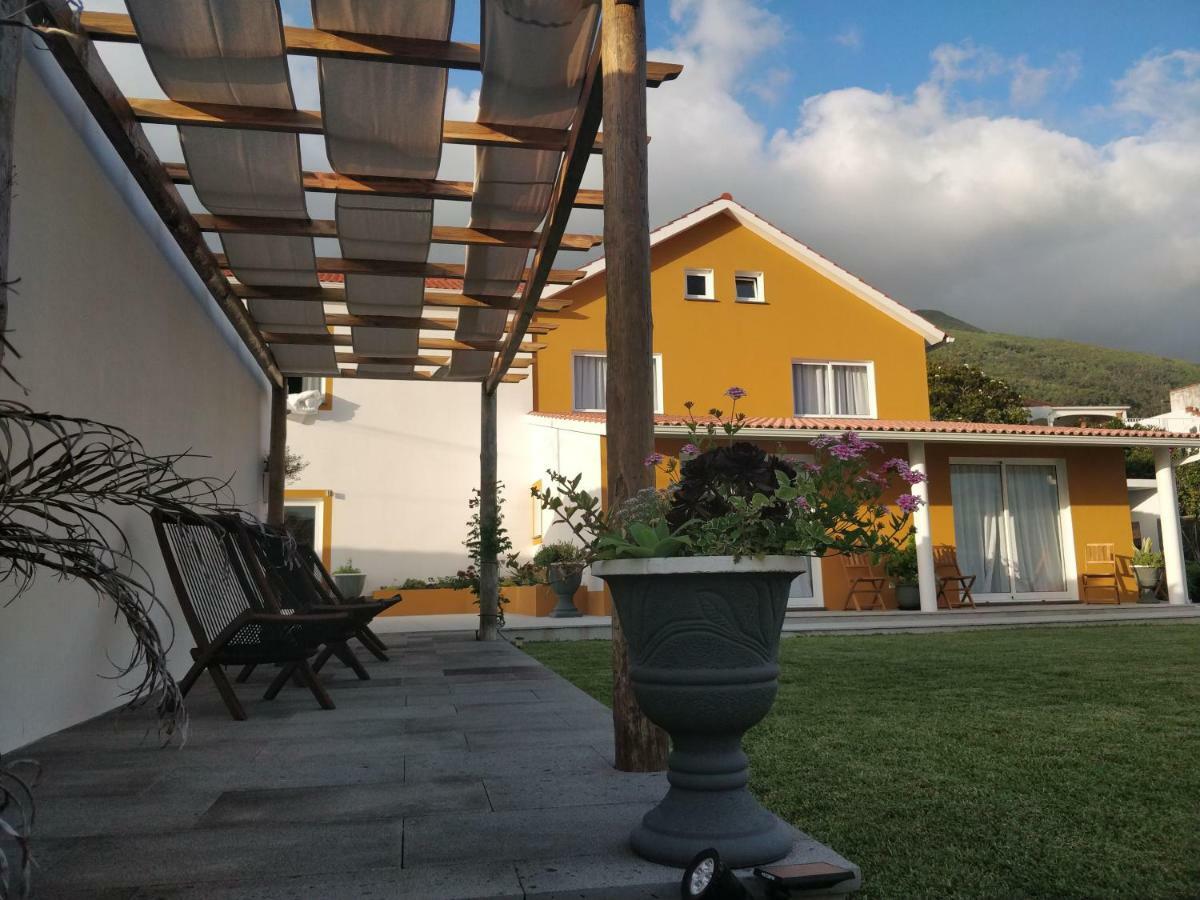 Casa D'Avo Guesthouse And Apartment Urzelina Esterno foto