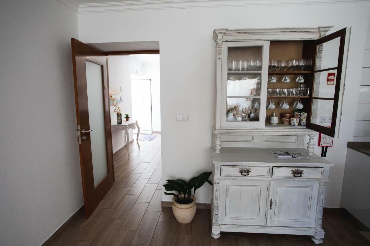Casa D'Avo Guesthouse And Apartment Urzelina Esterno foto